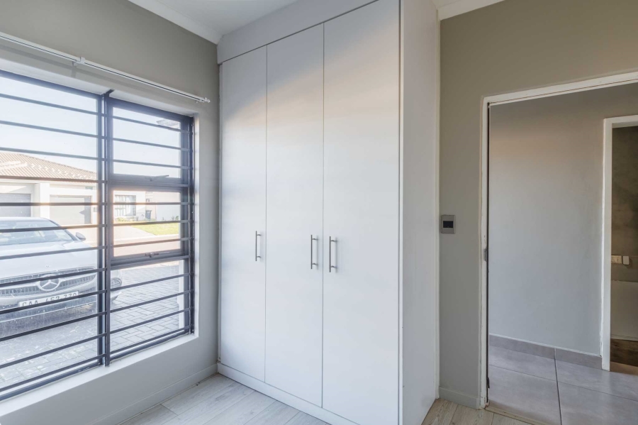 3 Bedroom Property for Sale in Parklands Western Cape